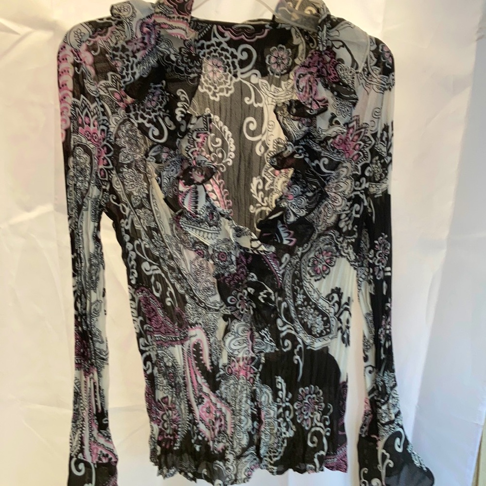 Ladies ruffled neckline button up top
